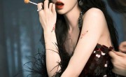 鞠婧祎发布氛围感写真美艳妖娆