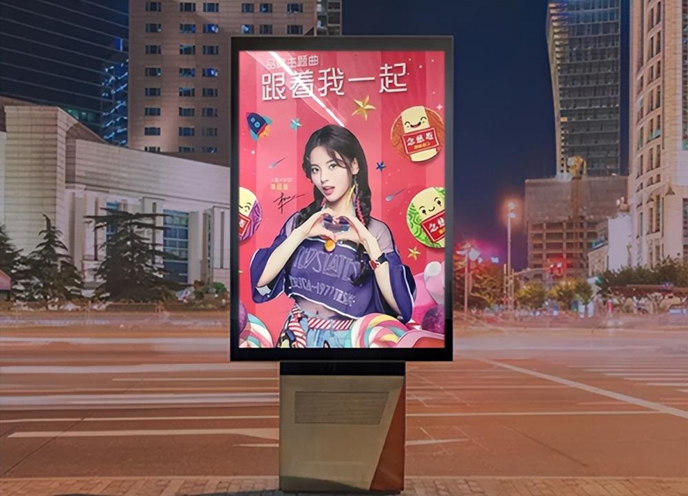 从餐厅服务员到顶流女明星,杨超越的观众缘为什么这么好